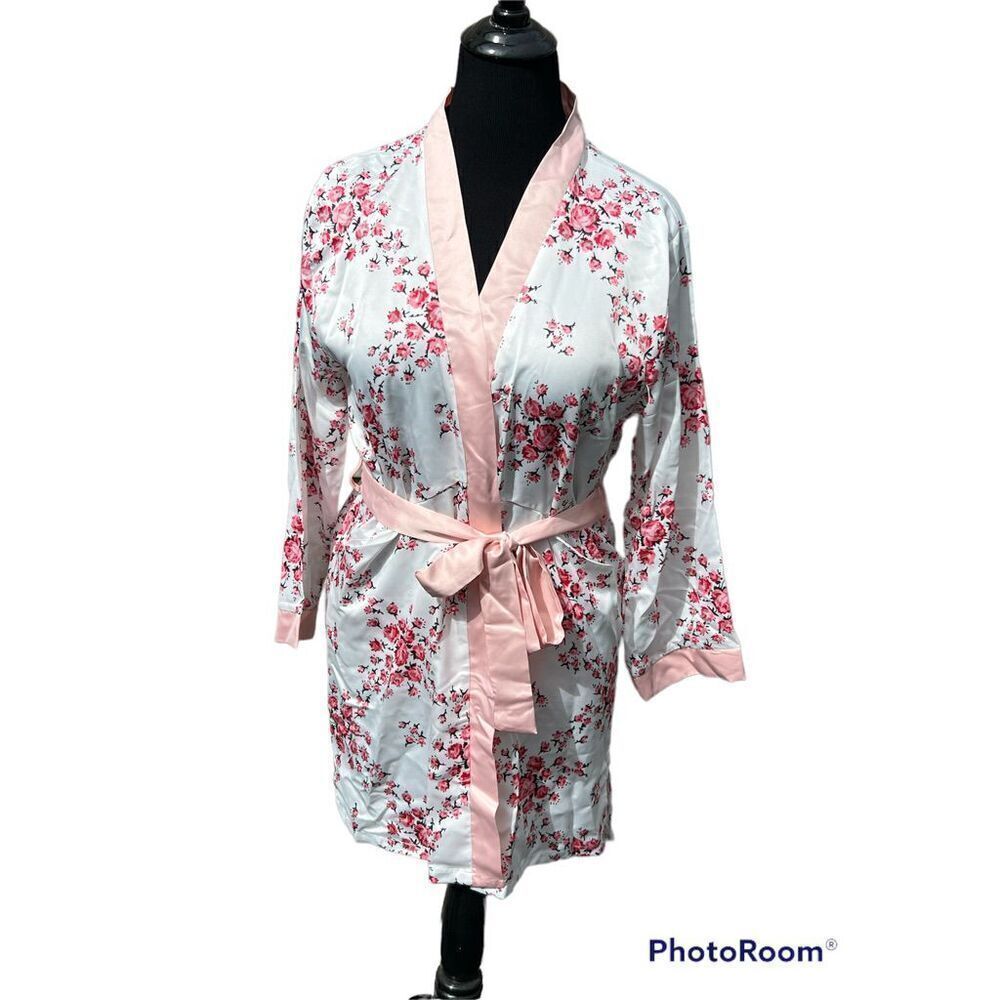 Morgan Lane fab fit fun floral  s/m satin robe pink romantic New